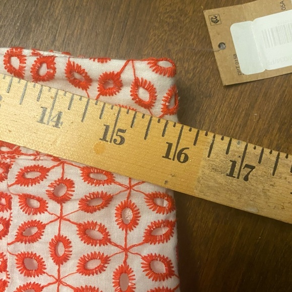 Cremiux Red and Whie Eylete Shorts - Picture 4 of 6